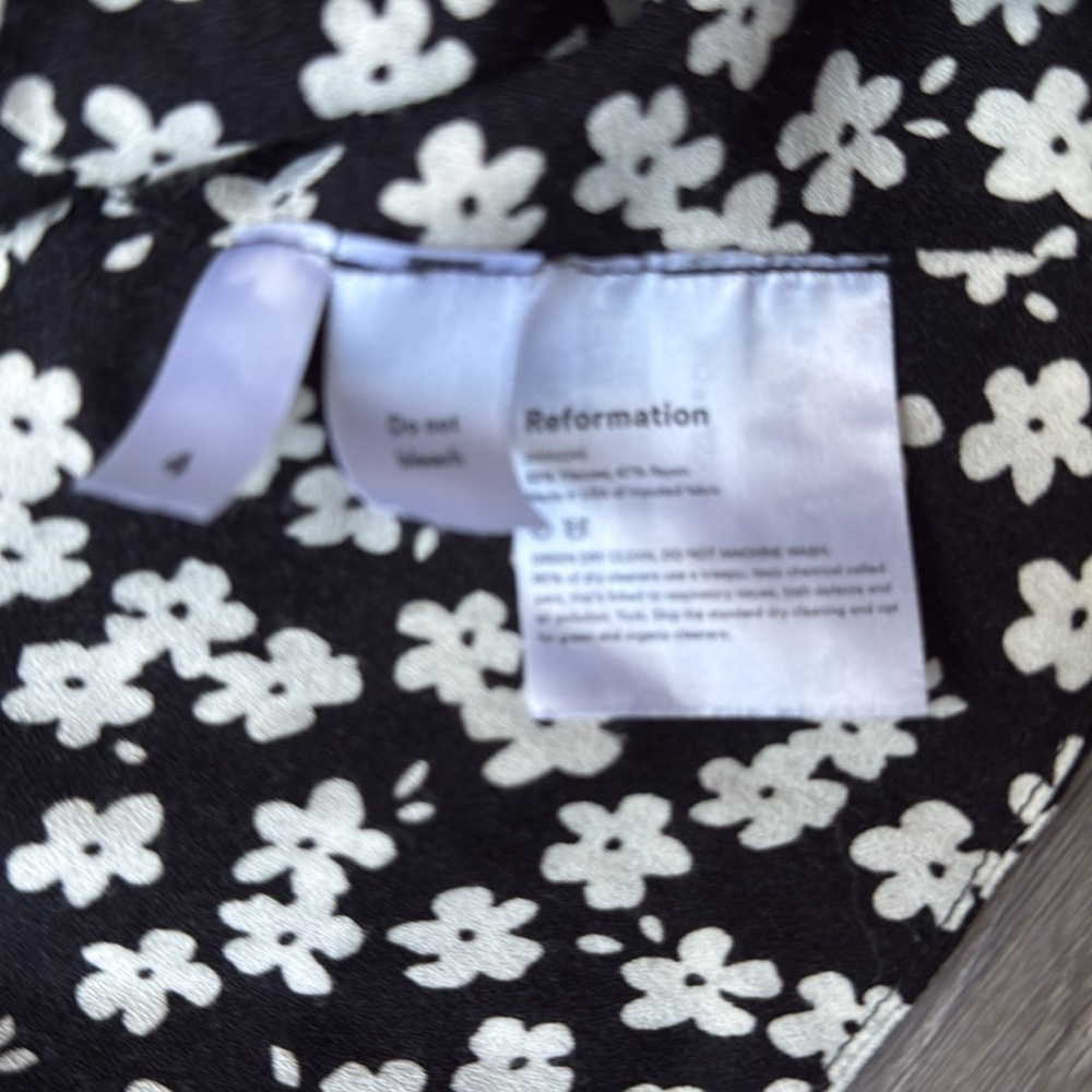 REFORMATION  Rosaly Top in Tootsie 4 - Picture 8 of 9